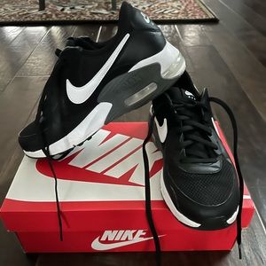 Black and white Nike Air Max. Excellent condition